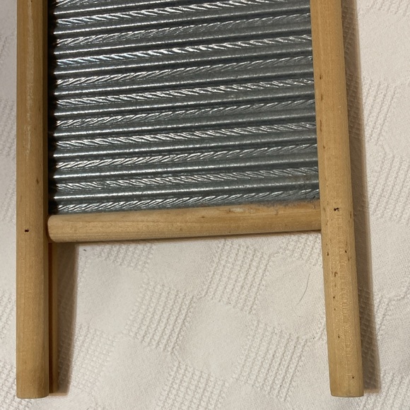VINTAGE COLUMBUS WASHBOARD CO OLD FASHION WOOD AND METAL WASH BOARD - Picture 6 of 11